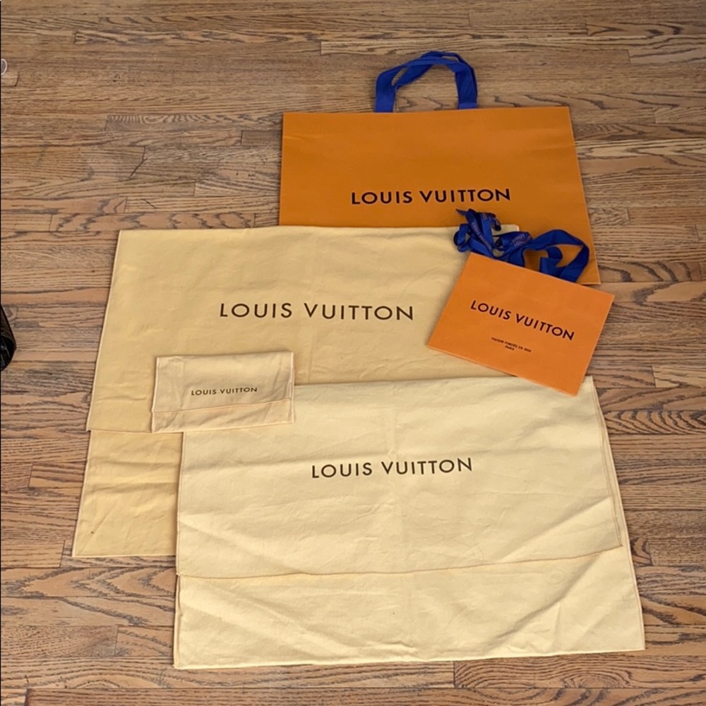 Louis Vuitton bundle 3 dust bags + 2 shopping bags